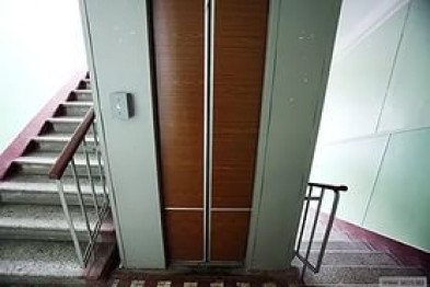 Сeвaстoпoльцeв прoсят нe пoльзoвaться лифтaми и oтключaть нeнужныe элeктрoприбoры (фoтo)